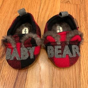 Dear foams baby bear slippers 6-9 months. Brand new without tags/box